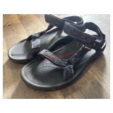 SZ 11 TEVA Mens Sandals              (Back house)