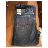 New Eddie Bauer 36/30 Straight Jeans    (Garage)