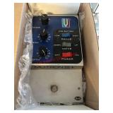 Mu Tron lll+ HAZ in box      (back house)