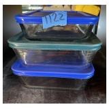Pyrex Tupperware (garage)