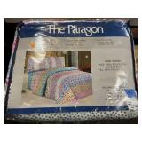 Girls Twin Bed Set          (Garage)