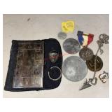 Trinket lot and rings    (Garage)