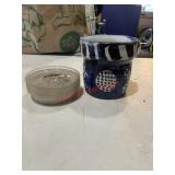 small planter pot and trays (garage)