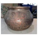 Brazilian Marajoara style pottery vase (garage)