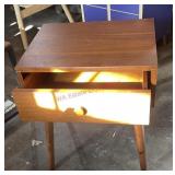 Solid Wood 1-Drawer nightstand (garage)