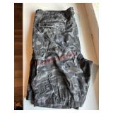 Old Navy Mens 38 Camo Shorts (Backhouse)