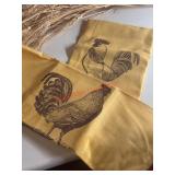 Two New Rooster Hand Towels           (Kitchen)