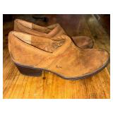 Sz 8 BOC Good Condition Shoes