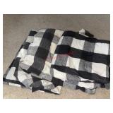 Seems Full Size Sheet Set Checkered