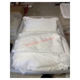 Mix lot of tables cloths and liens (master