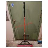 Push broom - garage