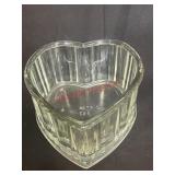 Heart shape clear glass candy dish (ROW A)