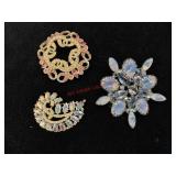 Rhinestone Brooch Lot Vtg             (Bookshelf)