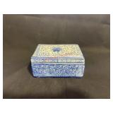 vintage Chinese blue and white porcelain trinket