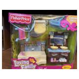 2008 Fisher Price Deluxe Decor Loving Family