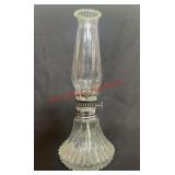 Lamplight Farms 9-inch mini oil lamp. (ROW A)