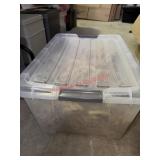 Lidded tote with rope contents