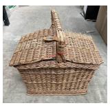 Wicker  picnic basket with content (ROW E)