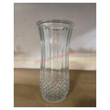 Long Stem Flower Vase      (ROW D Wall Shelves)