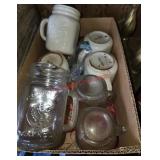 Lot of vintage mugs.   (Greenhouse)