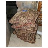 (5) Throw Pillows (living room)