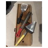 Vintage Kitchen Items lot        (Garage Tables_)