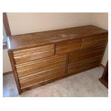 Seven drawers dresser !!!PICK UP AFTER ONE !!!