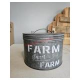Farm tin with lidBox truck