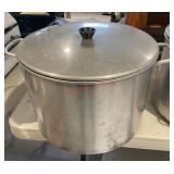 Canning pot and canning items (cabinet )