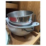 Colander and mixing bowl lot
