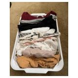 Women's t-shirt lot sizes xs-s (master closet)