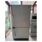 GE Fridge /Freezer/ Ice maker 1PM PICKUP