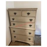 Vintage Dresser Sturdy Good Drwers  (Master
