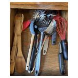 Utensil Drawer lot        (Kitchen)