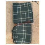 Plaid tablecloths or picnic blankets  (master