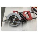 Milwaukee Tilt-Lok 7-1/4' circular saw(Garage