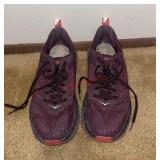 Hoka one one tennis shoes size 9.5 (master