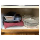 Bakeware shelf lot              (Kitchen)