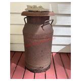Vintage metal milk Can and Welcome decor lot