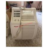 Large Honey Well Air Filter              (Living