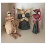 Corn husk figurines (LR nook)