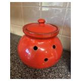 MAMA RIO Red Pot Belly Garlic Keeper