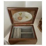 Jewelry box (LR nook)
