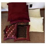 Pillow lot (first living room )