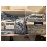 Queen Size Linens lot             (house 1