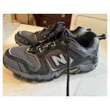 Mens 8.5 New balance tennis shoes     (House 1