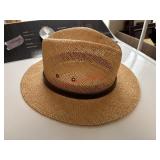 SZ Medium Straw hat                   (house 1