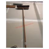 Long Push Broom                    (House 2