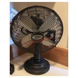 Metal Base Table Top Fan     (bathroom)