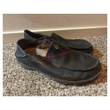 OluKai Men Sz 8.5 Slip ons              (Closet